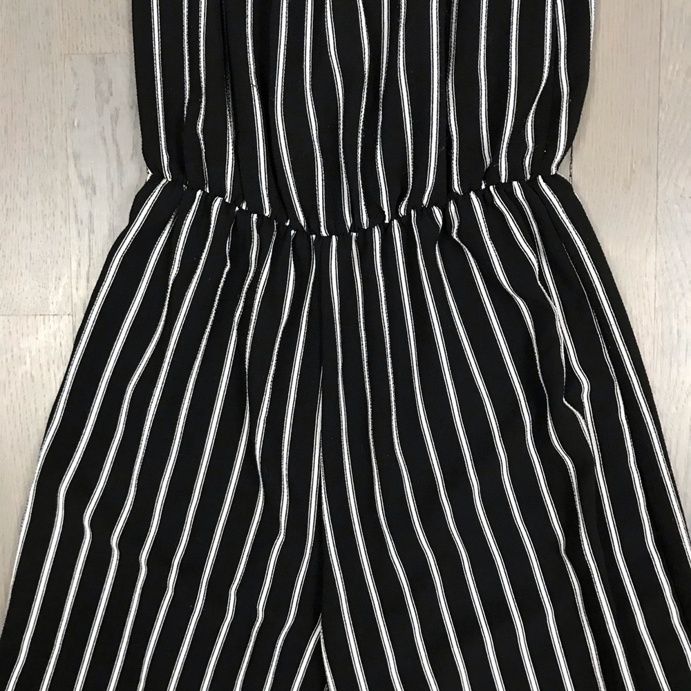SYDNEY rose Off The Shoulder Cropped Pants Romper - Picture 6 of 7